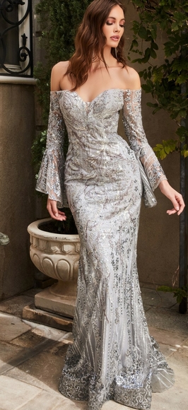 Formal dress - Picture 1 of 9